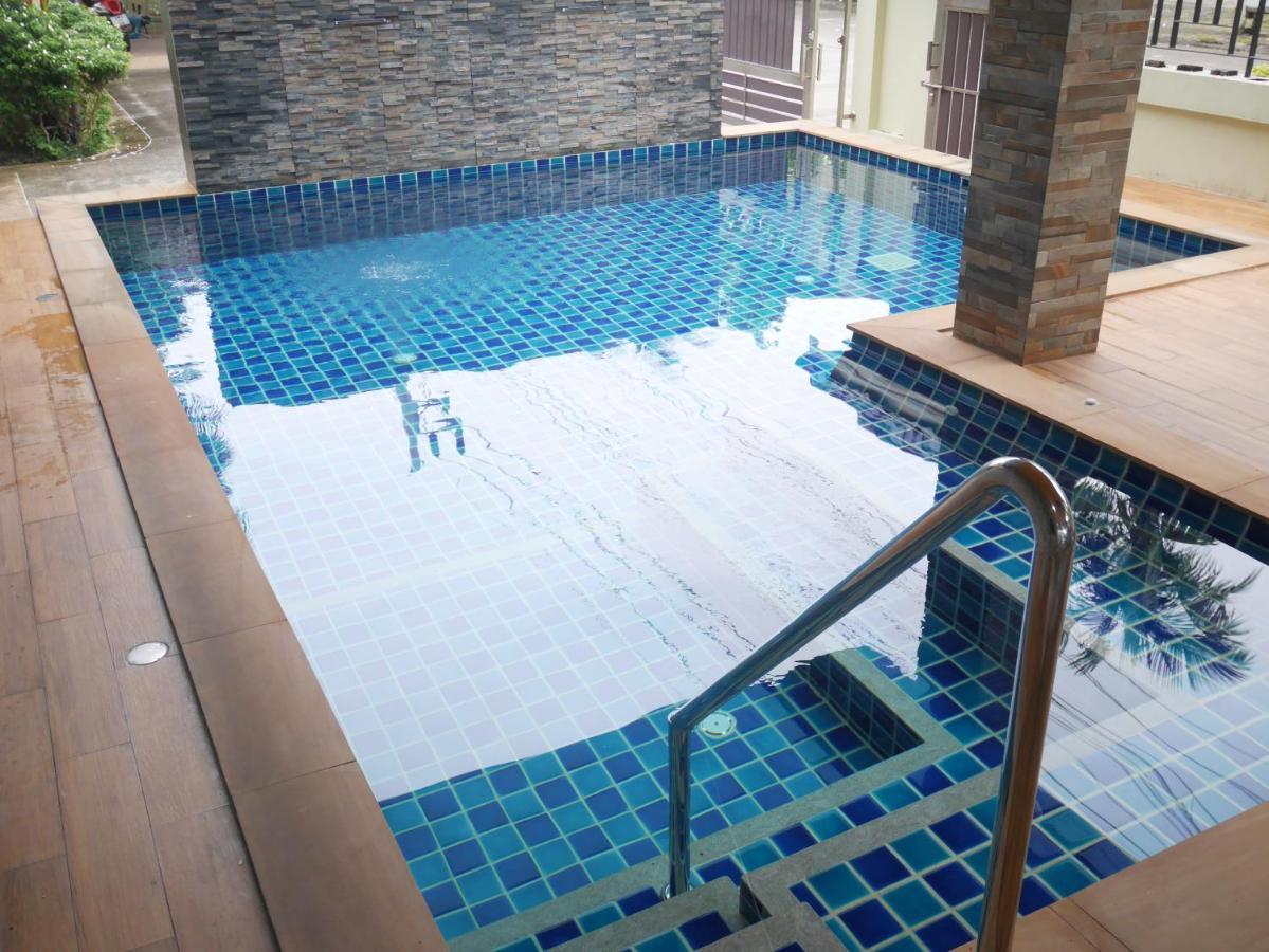 Nasa Hotel Phuket Buitenkant foto