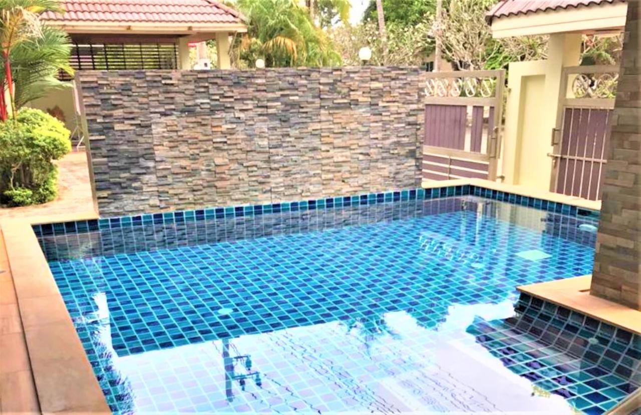 Nasa Hotel Phuket Buitenkant foto